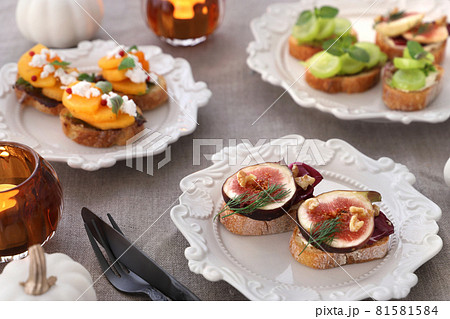 いちじくのタルティーヌ　無花果のタルティーヌ　いちじくのオープンサンドイッチ 81581584