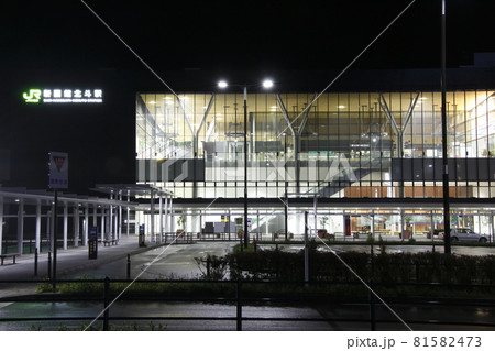 北海道新幹線 新函館北斗駅にて(南口駅舎/深夜) 北海道新幹線 新函館北斗駅にて(南口駅舎/深夜) 81582473