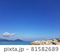 晴れた青い空と海 81582689