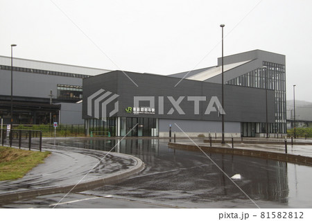 北海道新幹線　新函館北斗駅にて（北口駅舎） 81582812