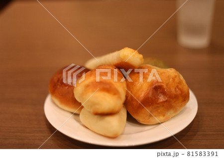 パン パン 81583391