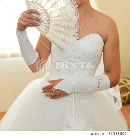 bride preparations before the wedding ceremony 81583805