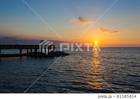台湾 夕日 夕焼け 81585814