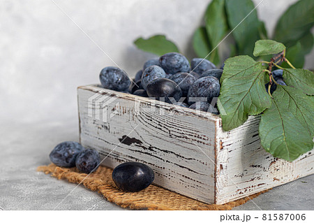 Plums on a light background. Harvesting the autumn harvest. Making jam and sauce. Still life. 81587006