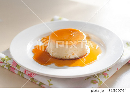 Creme caramel Creme caramel 81590744