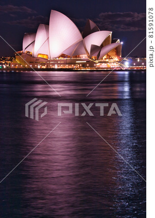 シドニー オペラハウスの夜景ライトアップ 写真素材2 シドニー オペラハウスの夜景ライトアップ 写真素材2 81591078
