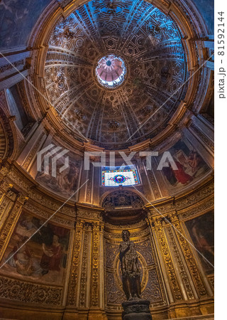 トスカーナの地方都市　シエーナ 81592144