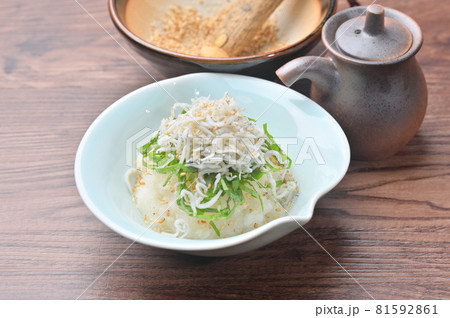しらすおろし、大根おろし、釜揚げしらす、じゃこ、和食、副菜。 81592861