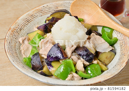 ナスとピーマンの豚肉炒め、大根おろしとポン酢添え。 81594182