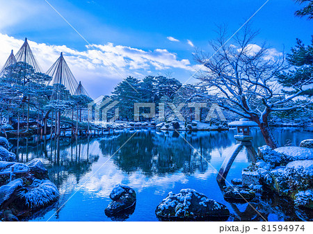 兼六園の雪景色 81594974