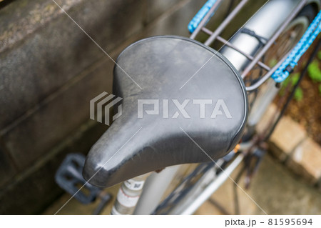 サドルの日焼け サドルの日焼け 81595694