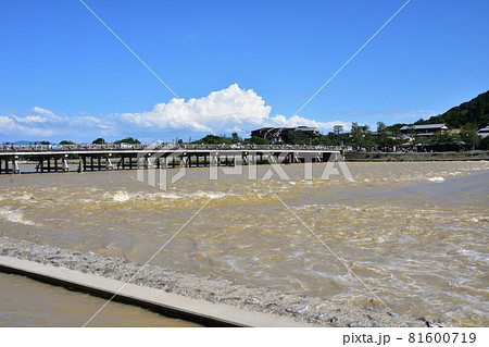 京都嵐山渡月橋（京都府・京都市） 81600719