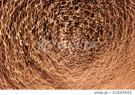 光で線を描いた美しい写真 光で線を描いた美しい写真 81600943
