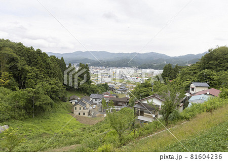 東北　日本の観光地　宮城オルレ　トレッキングコースからの景色　高台　街並み 81604236