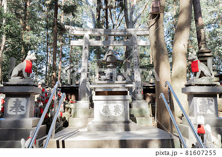 豊川稲荷　霊狐塚 81607255