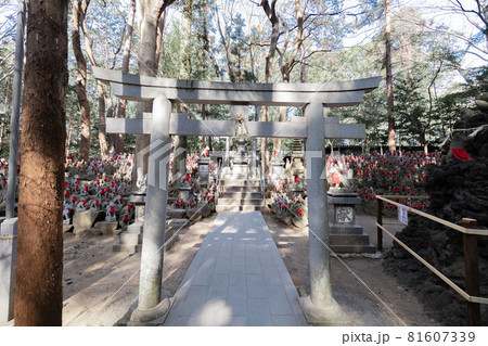 豊川稲荷　霊狐塚 81607339