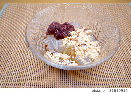 片栗粉で作った葛餅のようなスイーツ 片栗粉で作った葛餅のようなスイーツ 81610916