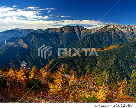秋の南アルプス(農鳥岳・間ノ岳)[紅葉] 81612669