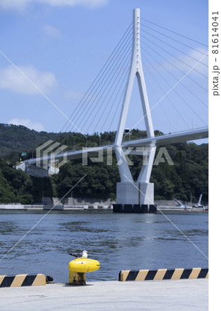東北 日本の観光地 気仙沼漁港 漁港 ボラードと気仙沼湾横断橋 東北 日本の観光地 気仙沼漁港 漁港 ボラードと気仙沼湾横断橋 81614041