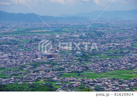 徳島県吉野川市 チェリーロードから鳴門・淡路島方面を望む 徳島県吉野川市 チェリーロードから鳴門・淡路島方面を望む 81620924