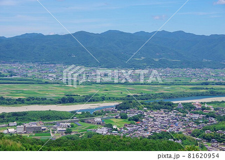 徳島県吉野川市　チェリーロードラインから阿波市・善入寺島・川島町を望む 81620954