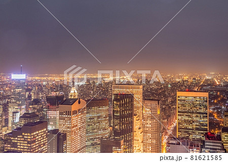 Night view of New York Manhattan during sunset Night view of New York Manhattan during sunset 81621585