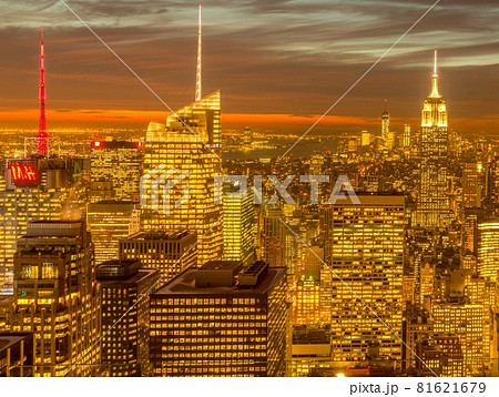 New York - DECEMBER 20, 2013: View of Lower Manhattan on Decembe 81621679