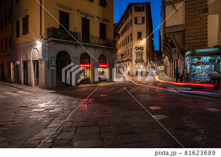 夜のフィレンツェ散策 夜のフィレンツェ散策 81623689