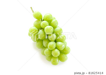 一房のシャインマスカット【白背景】 81625414
