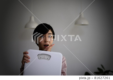 女性ポートレート 81627261