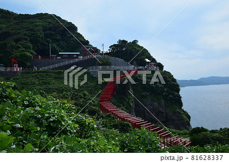 夏の青空と元乃隅神社 夏の青空と元乃隅神社 81628337