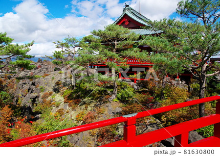 鬼押出し園の浅間山観音堂(群馬県吾妻郡嬬恋村) 鬼押出し園の浅間山観音堂(群馬県吾妻郡嬬恋村) 81630800