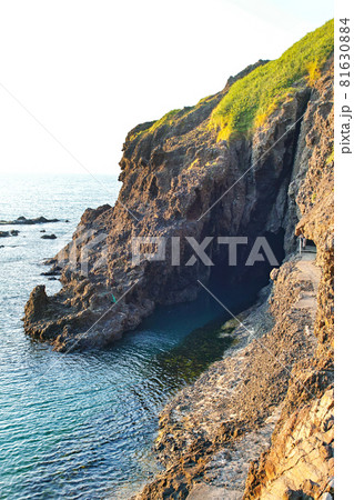 新潟県/ 源義経伝説 「判官舟かくし」 81630884