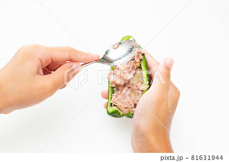 ピーマンの肉詰め 81631944