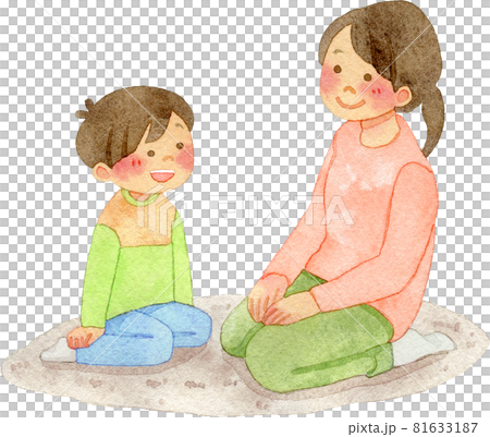 カーペットの上に座って笑顔で会話をする親子の水彩イラスト 81633187