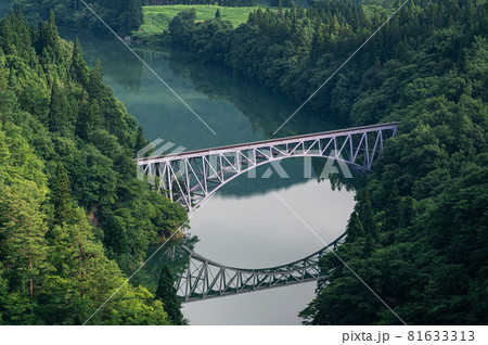 第一只見川橋梁　夏の早朝 81633313