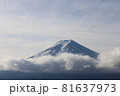 富士山と雲 81637973