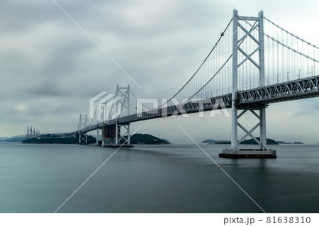 幻想的な瀬戸大橋 81638310
