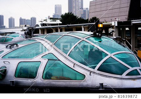 ウォーターズ竹芝に停泊する東京クルーズHimiko 81639872