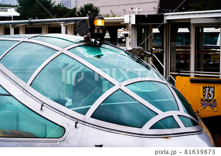 ウォーターズ竹芝に停泊する東京クルーズHimiko 81639873