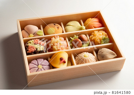 秋の練り切り　和菓子イメージ 81641580