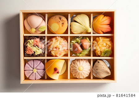 秋の練り切り 和菓子イメージ 秋の練り切り 和菓子イメージ 81641584