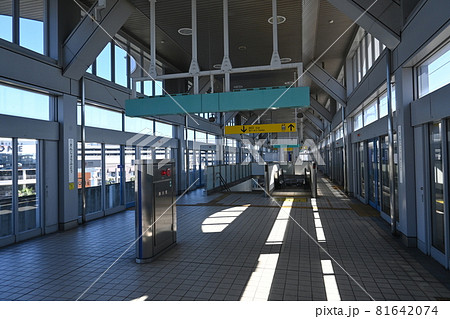 あおなみ線・金城ふ頭駅のホーム内 あおなみ線・金城ふ頭駅のホーム内 81642074