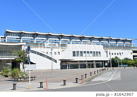 あおなみ線・金城ふ頭駅前の広場 81642907