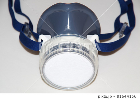 専用の吸収缶を装着した防毒マスク 専用の吸収缶を装着した防毒マスク 81644156