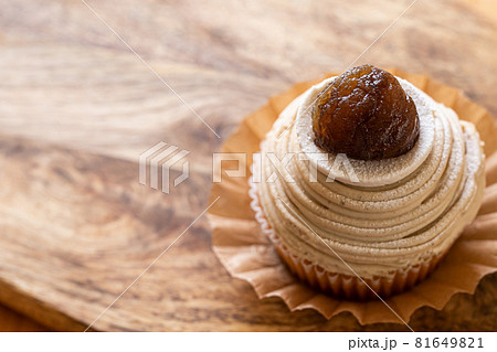 モンブラン　秋のケーキのイメージ素材 81649821