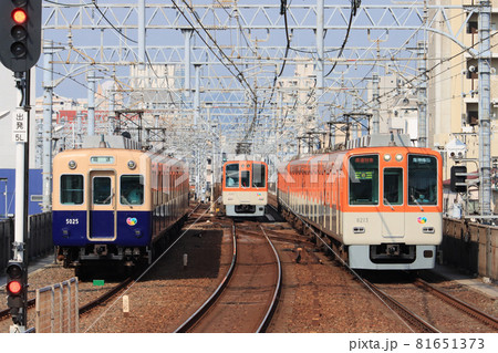 阪神　石屋川車庫と8000系電車 81651373