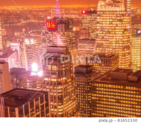 New York - DECEMBER 20, 2013: View of Lower Manhattan on Decembe New York - DECEMBER 20, 2013: View of Lower Manhattan on Decembe 81652330