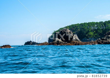三陸復興国立公園　みちのく潮風トレイル　碁石海岸の岩礁　貝島 81652739