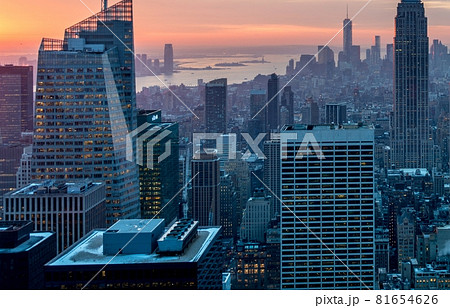 View of New York Manhattan during sunset hours 81654626